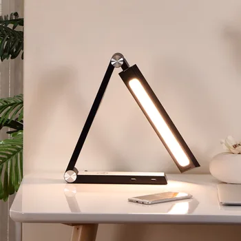 Креативная треугольная настольная лампа черного цвета мощностью 10 Вт с беспроводной зарядкой Ra95, Украшение рабочего стола в комнате, Специальная лампа для чтения