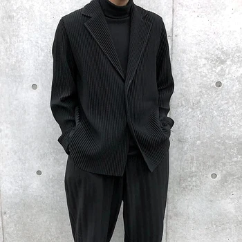 Мужской костюм в складку Miyake, пиджак, пальто, базовая драпировка, Повседневный простой костюм, черные блейзеры на пуговицах